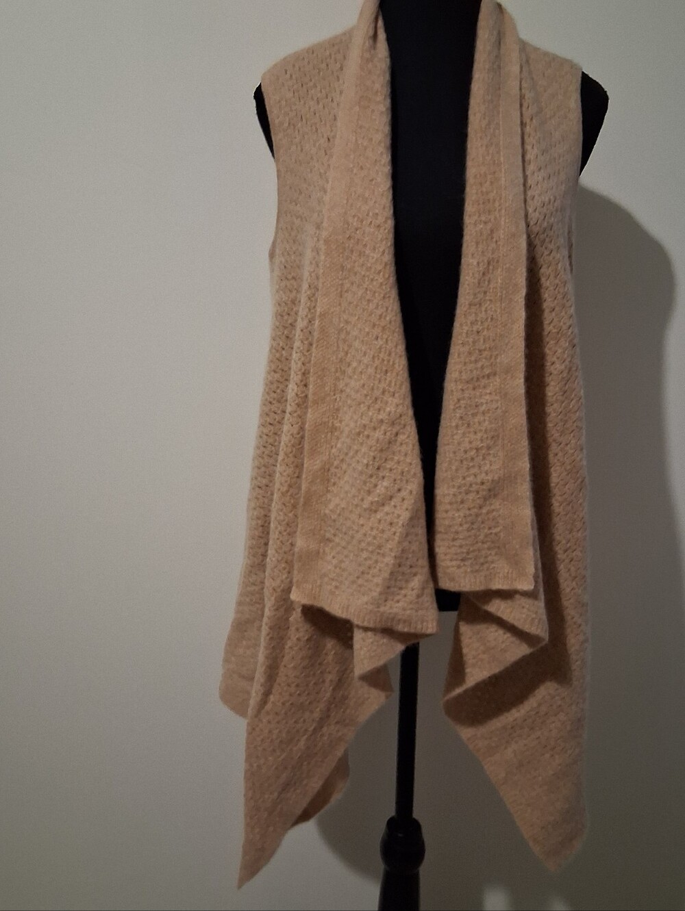 NWOT New Lord & Taylor Camel 2ply Cashmere Vest Wrap Small But Fits Up To Large - Picture 7 of 8